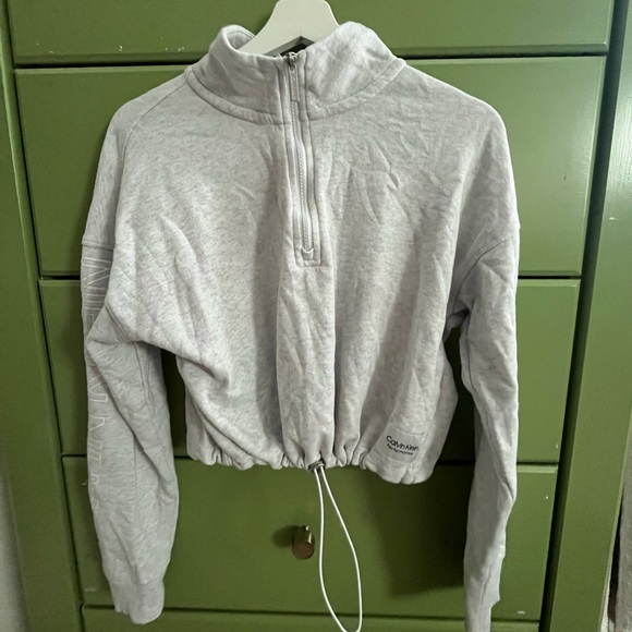 Calvin Klein crop sweatshirt - Picture 2 of 4